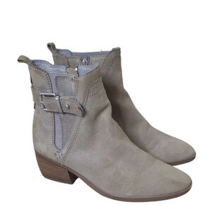 Lucca Lane Meyna Taupe Suede Ankle Boots – Size 7